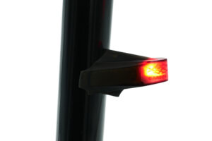 CarbonWorks-red-bicycle-flashlight-taillight-light-on-Tube-webseite