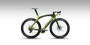 CarbonWorks-B1-frame-Baldiso-gold-chrome-design-roadbike-frame-Ennoble--Germany-wheels