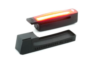 Aero-lightweight-rear-light-mount-CarbonWorks-for-Knog-+-Plus-flashlight-zerlegt-1