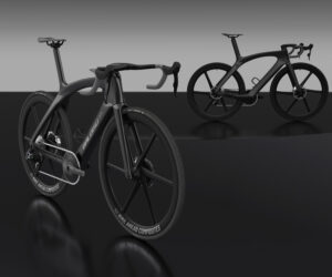 Baldiso-One-Aero-lightweight-roadbike-frame-by-CarbonWorks-BikeAhead-black-agressiv-mobile